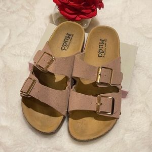 *Mudd Sandals Light Pink/Rose Gold Accents.  #22